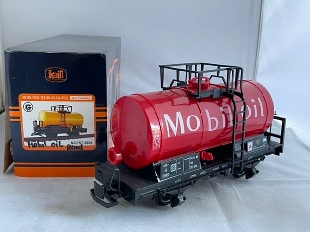 Train Mobil Oil