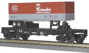 MTH RailKing 30-7608: NYC Pacemaker Semi-Scale Flat Car/ Trailer