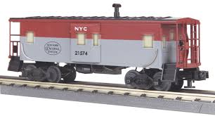 MTH RailKing 30-7712: NYC Pacemaker Bay Window Caboose
