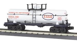 MTH RailKing 30-8110: DIE-CAST Esso Tank Car