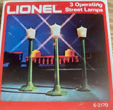 Lionel 6-2170: 3 Operating Street Lamps