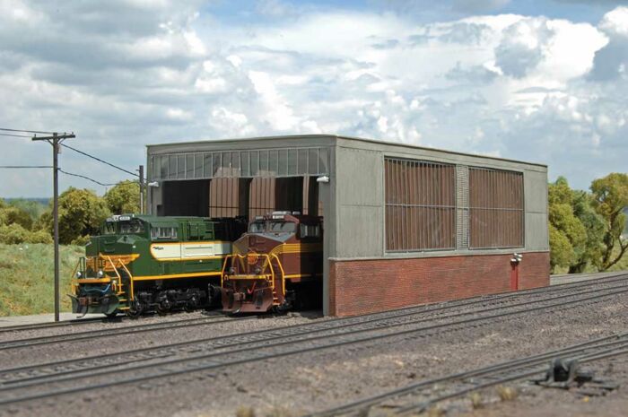 Bachmann Scene Scapes 35116:  HO Scale Double-Stall Engine House Shed