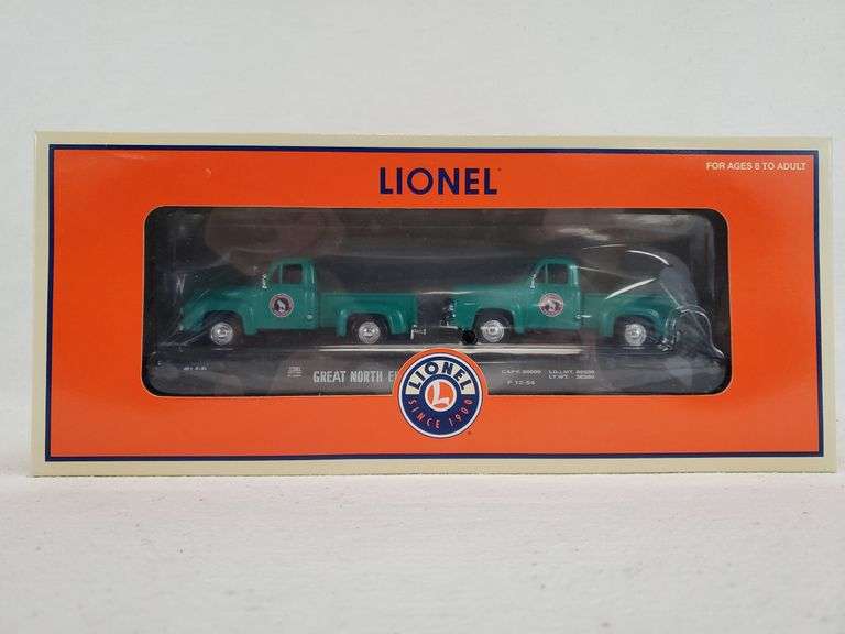 LIONEL - # 6 - 17581 - GREAT NORTHERN FLAT with 2 G N FORD PICK-UPS New in Box