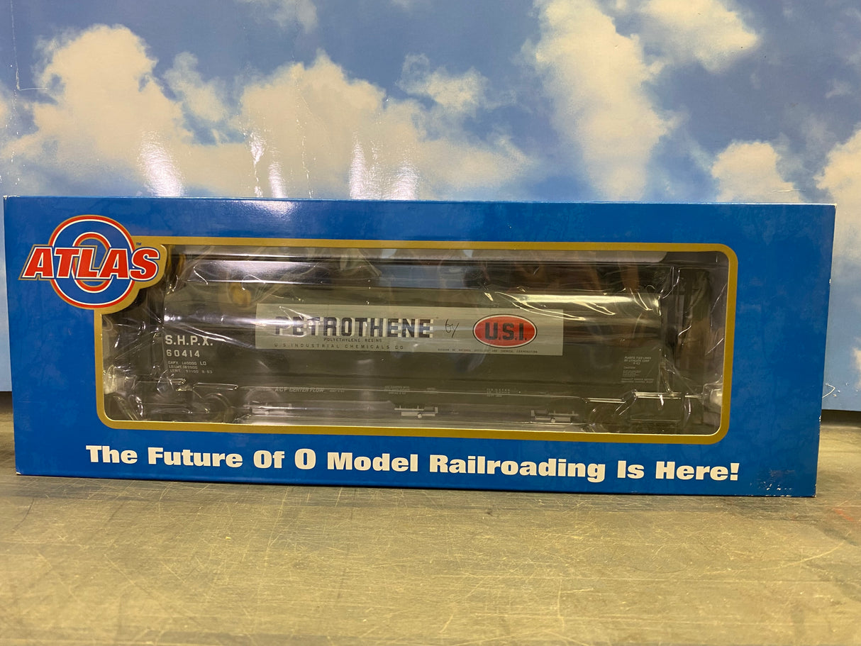 Atlas-O 3 Bay Cylindrical Hopper Car #7320-1: USI Petrothene #60414 (2-Rail)