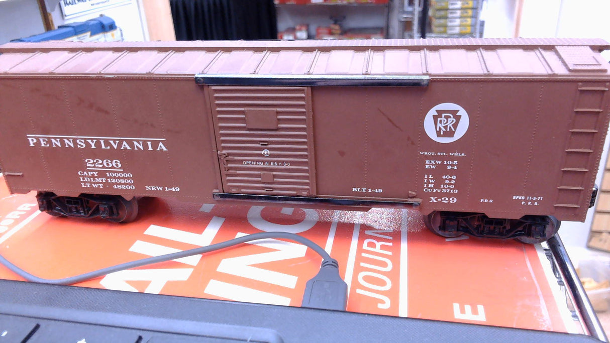 Lionel 2266 Box Car