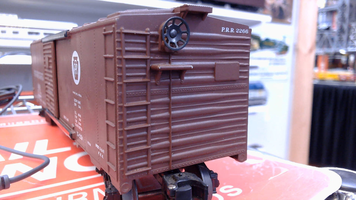 Lionel 2266 Box Car