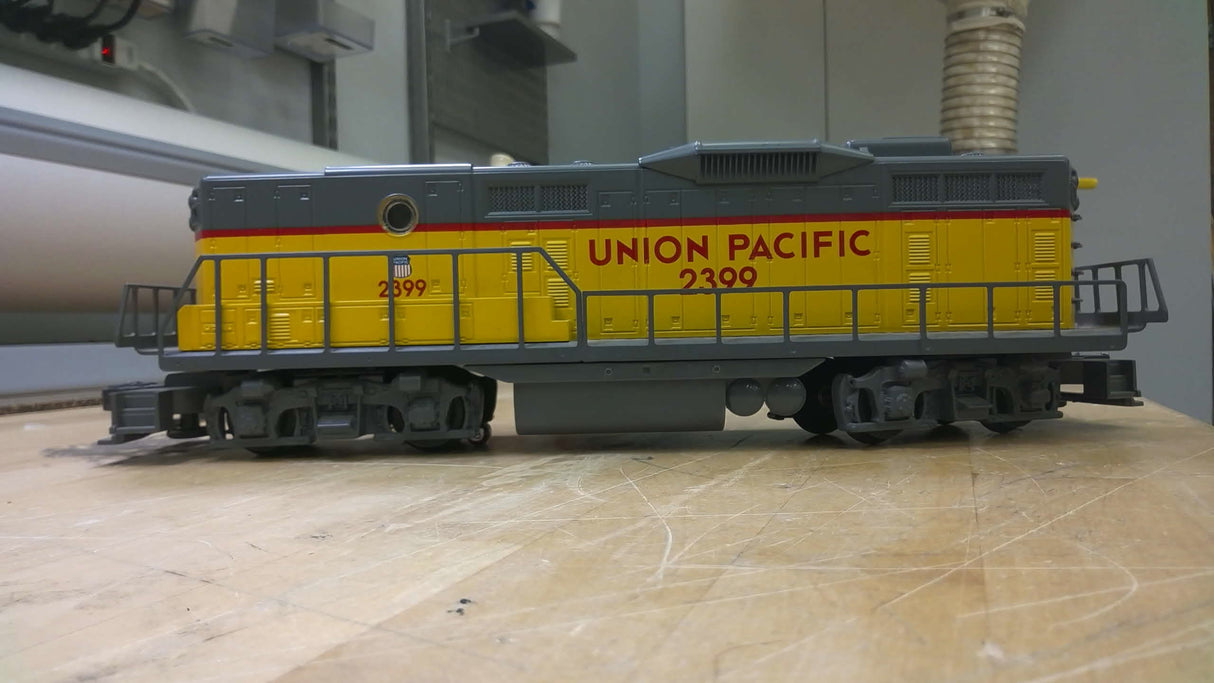 Lionel 2399 Union Pacific 6-18877 V/G Condition