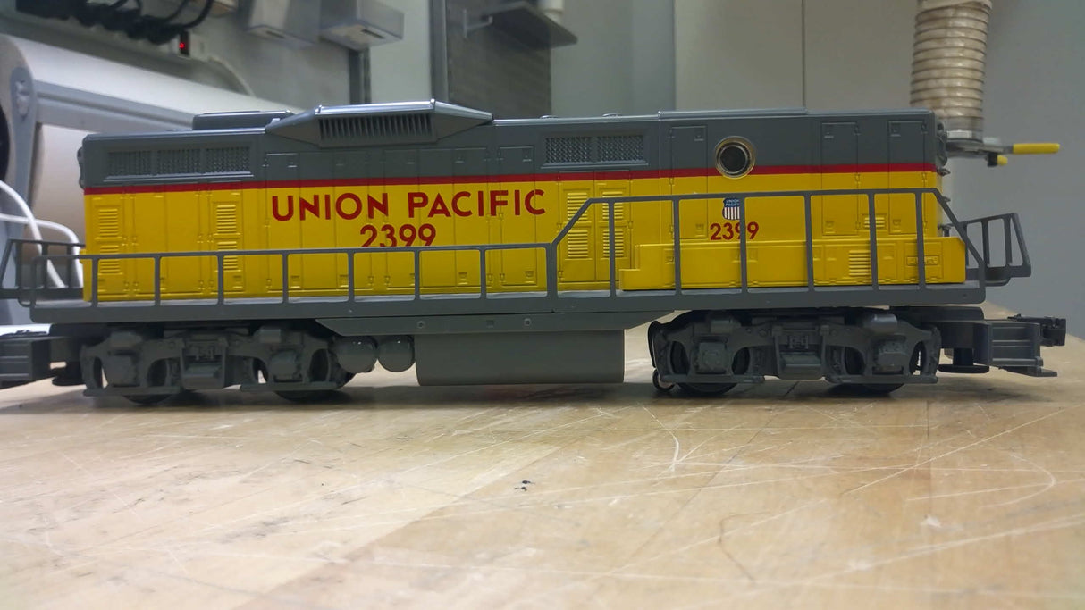 Lionel 2399 Union Pacific 6-18877 V/G Condition