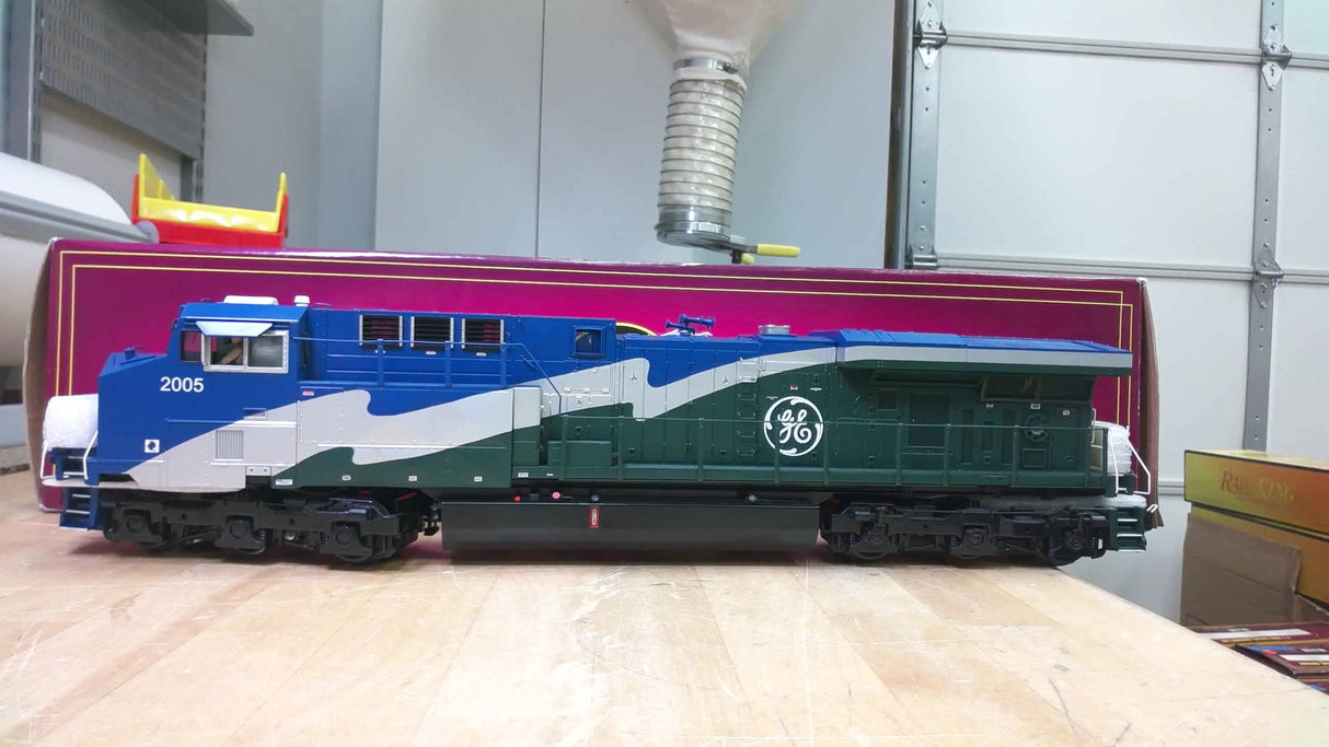 MTH GE Demonstrator O Scale Premier ES44AC Diesel Engine w/Proto-Sound 2.0 (Hi-Rail Wheels)