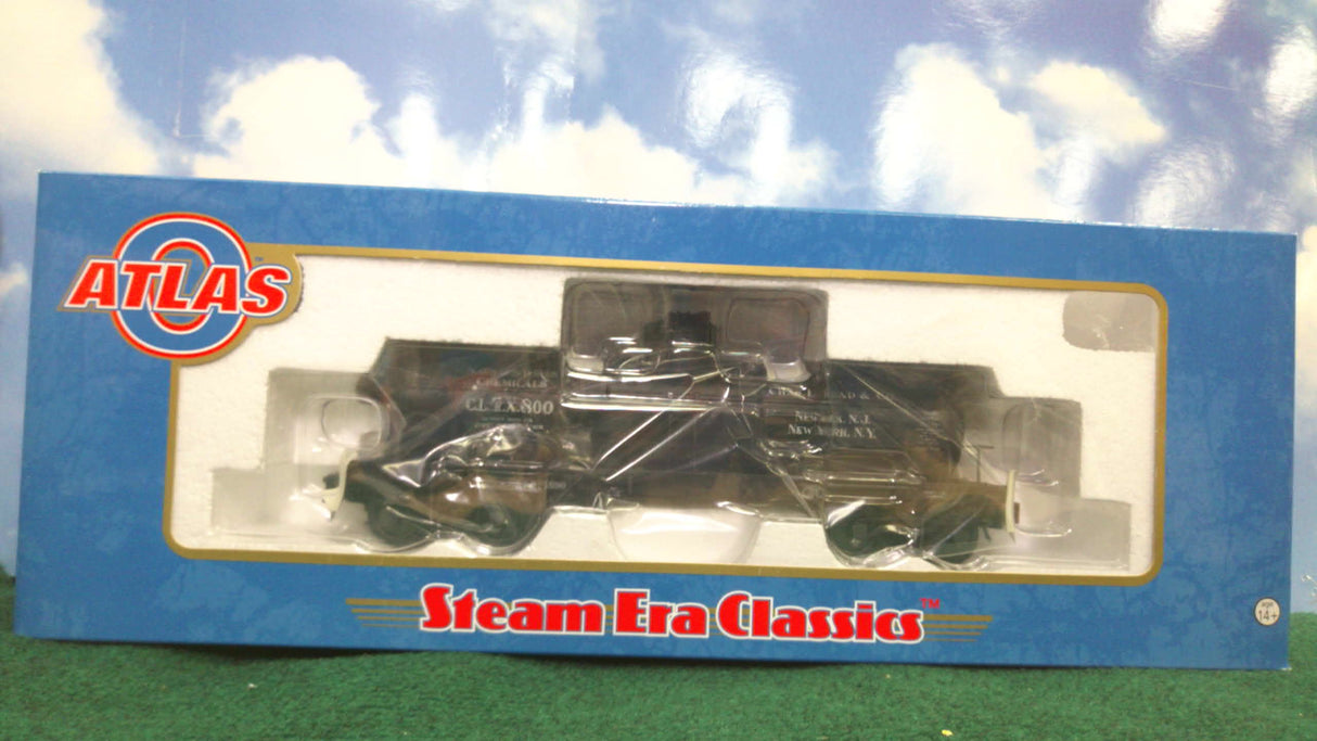 Atlas #8972A O Gauge 8,000 Gallon Tank Car Chas. L. Read & Co. #800 (3-Rail)