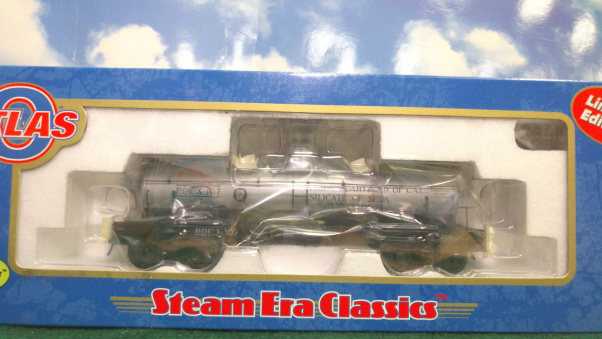 Atlas #8663-2 Philadelphia Quartz #107 8,000 Gallon Tank Car (3-Rail)