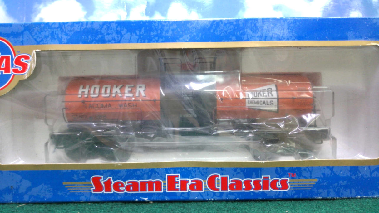 Atlas #8203 Hooker 11,000 Gallon Tank Car (3-Rail)