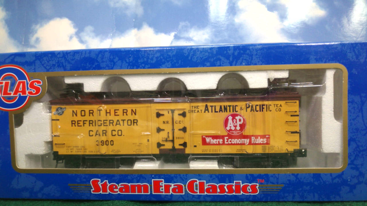 Atlas #6718 A&P Woodside Reefer Car (3-Rail)