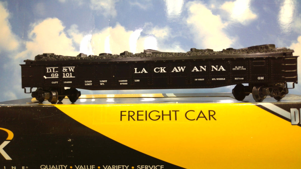 K-Line K652 DL&W Lackawanna Gondola with Scrap Load & Covers