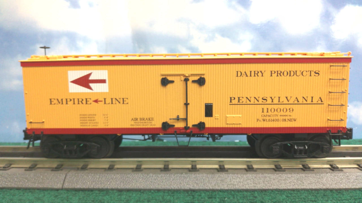 Atlas #8045 Empire Lines 36' Wood Reefer Car (3-Line)