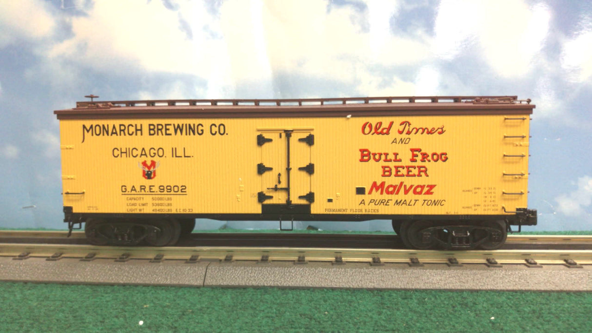 Atlas #8140 Monarch Brewing Co. 40' Wood Reefer Car (3-Rail)