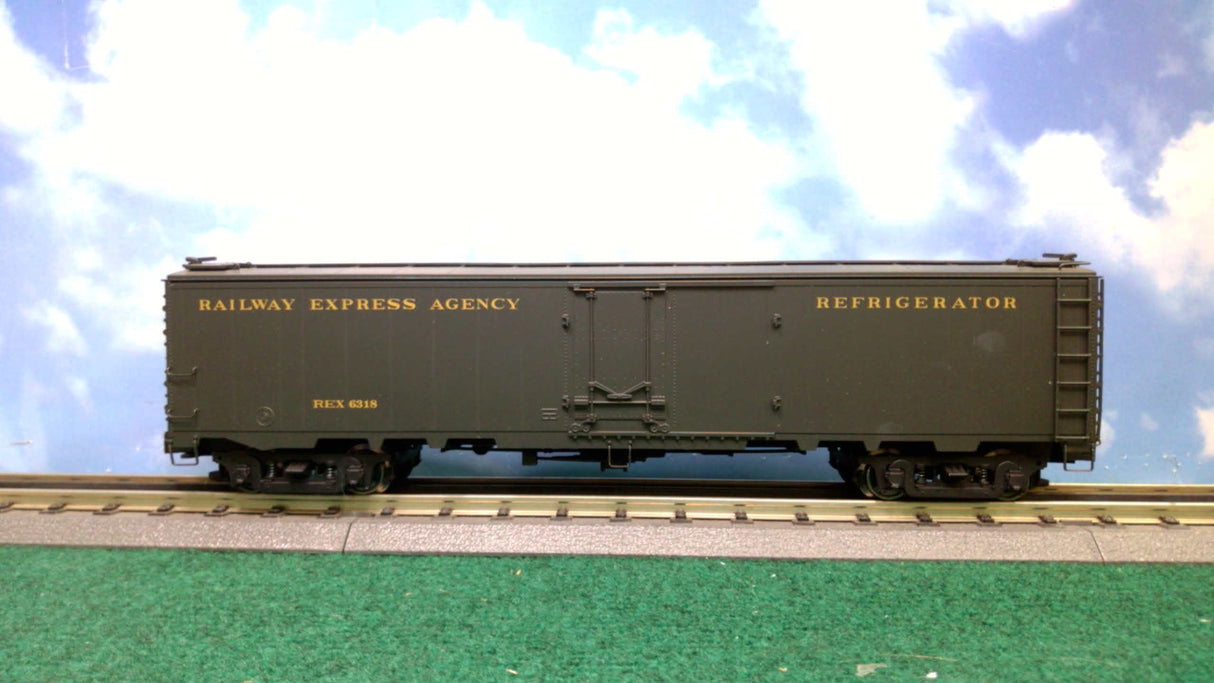 Golden Gate Depot Railroad Express Agency 54' Reefer (3-Rail)