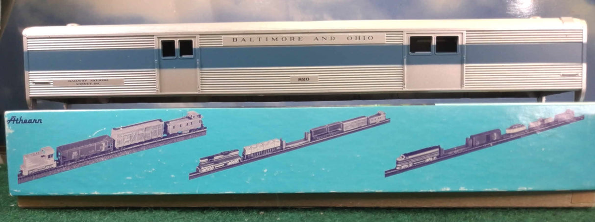 Athearn 1785 HO Unconstructed Baltimore and Ohio Streamlined Baggage Car