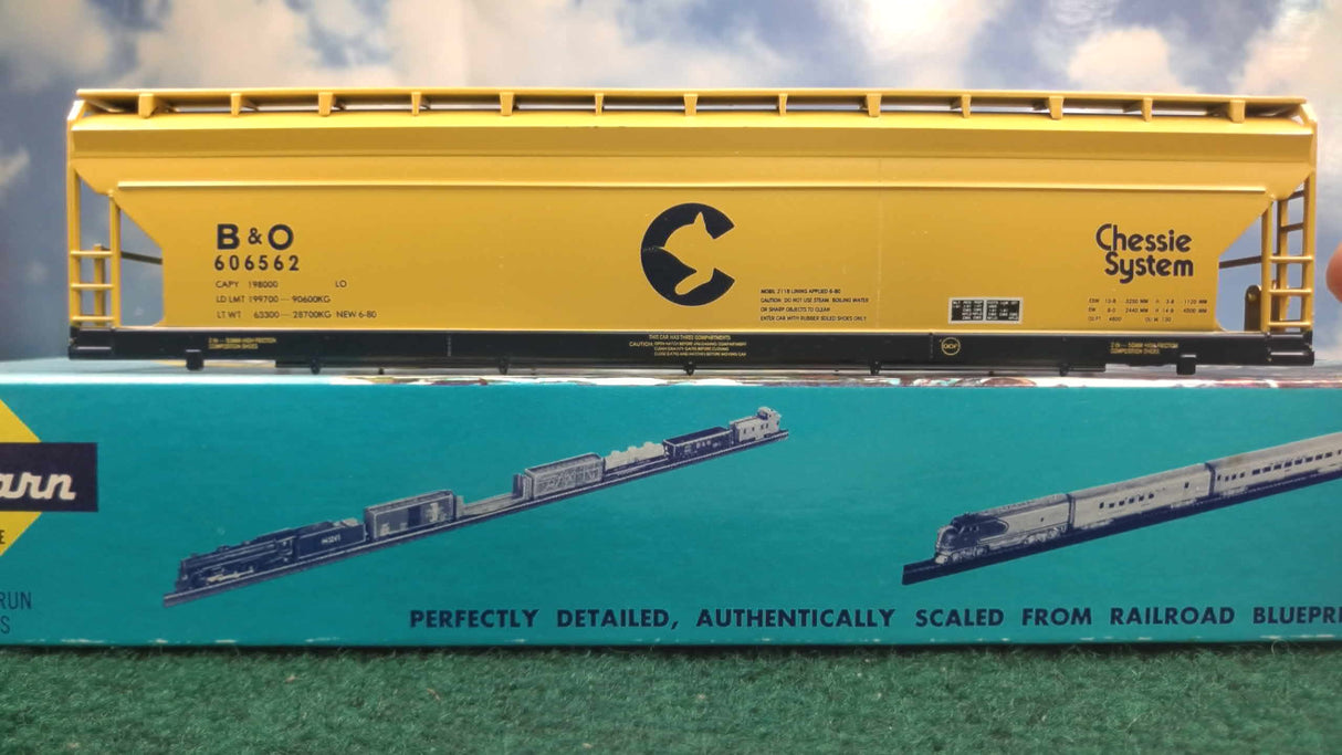 Athearn HO Unconstructed Chessie Center-Flow Hopper