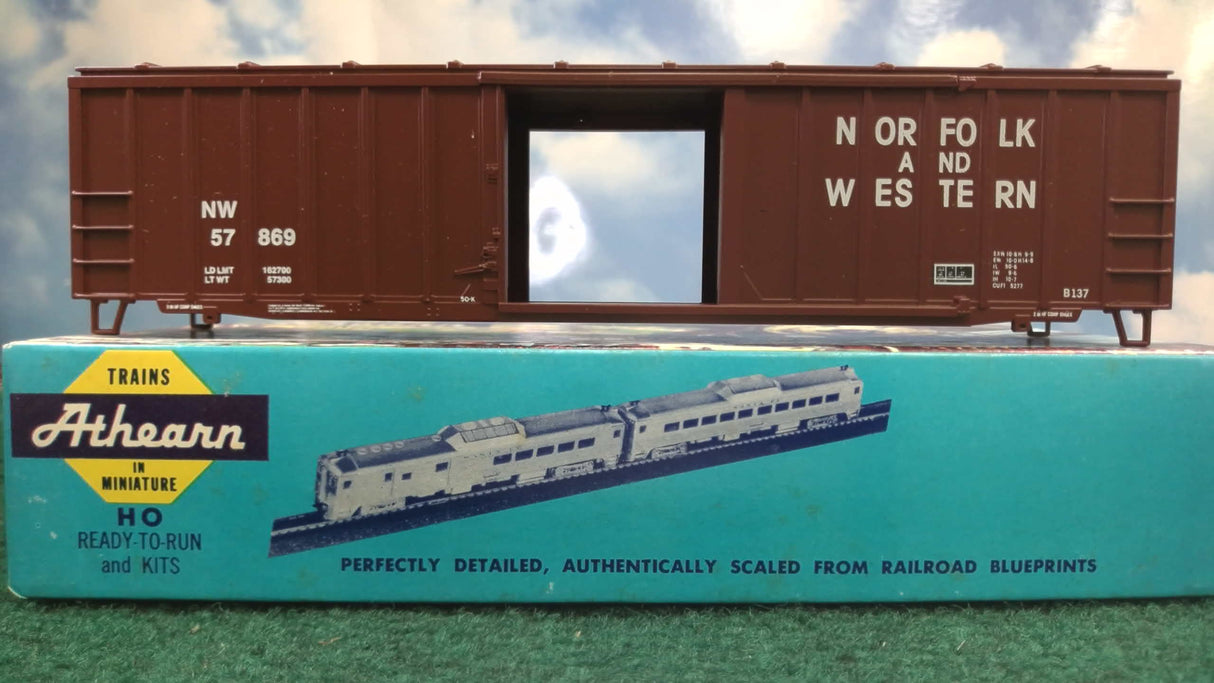 Athearn 213 HO Unconstructed Norfolk and Western 50' Modern Box Car