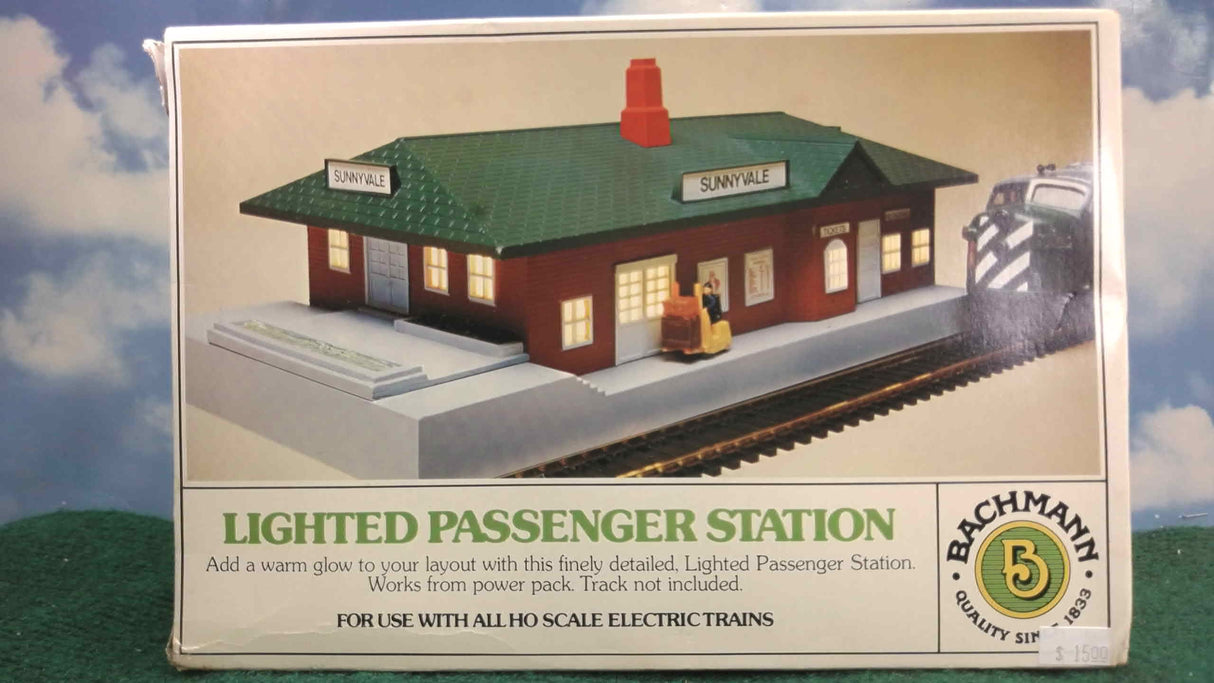 Bachmann 3015 HO Lighted Passenger Station