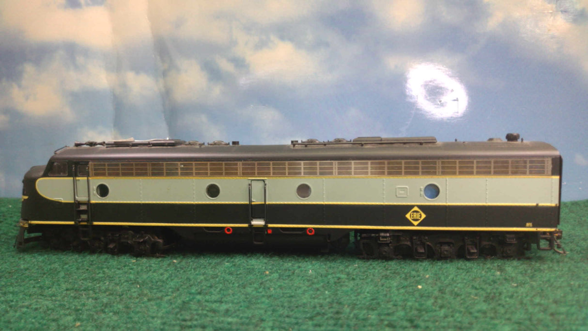 Life-Like HO Erie E8 Locomotive
