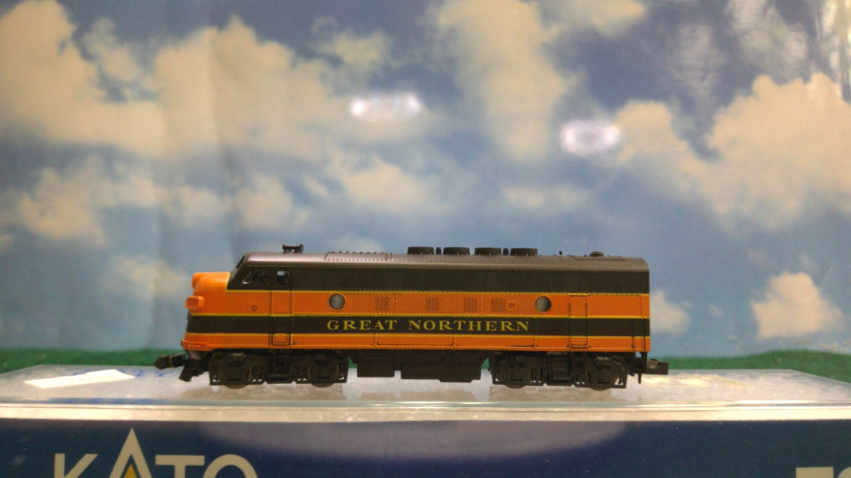 KATO N Great Northern EMD F3 Phase II A-B-A Set