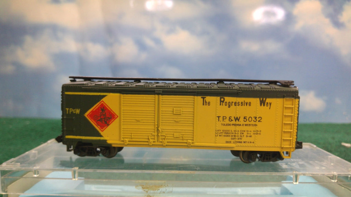 Atlas 2288 N T.P & W. 40' Double Door Box Car