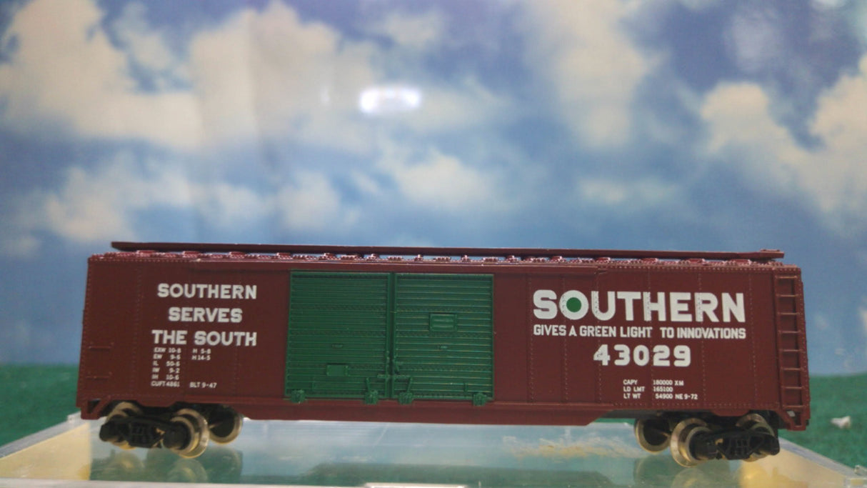 Atlas 3612 N Southern Rail 50' Double Door Box Car