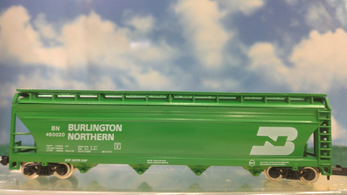 Atlas 3703 N Burlington Northern Centerflow Hopper