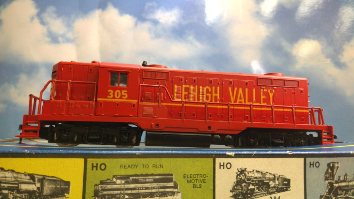 AHM 5012 HO Lehigh Valley GP-18 Locomotive