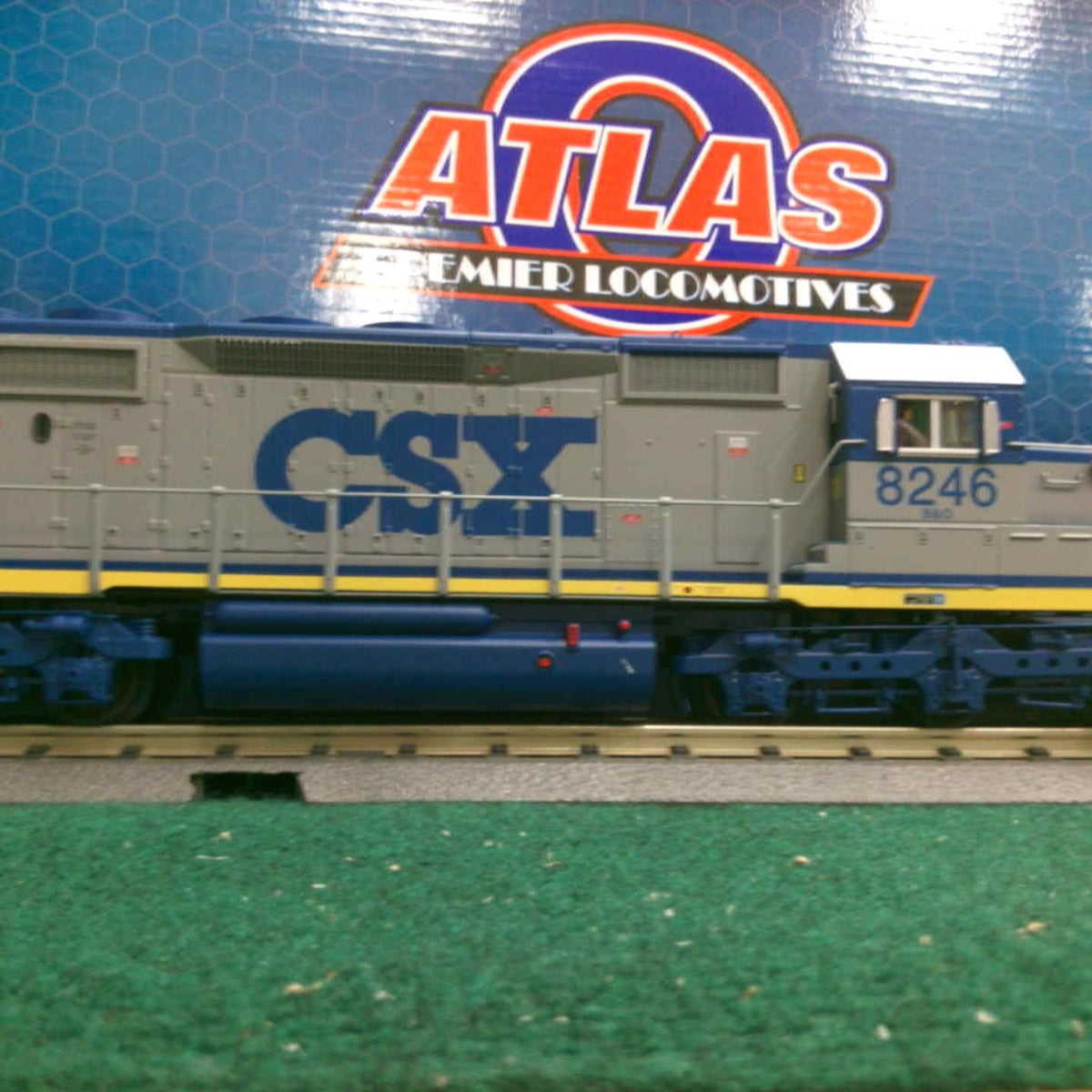 Atlas O Premier SD40-2 Locomotive CSX #8246 New In Box – TrainCellar