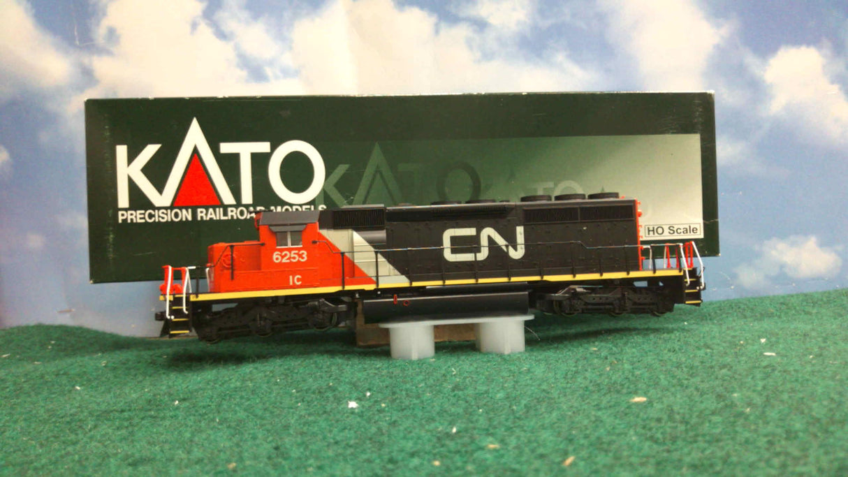 Kato EMD SD40-2 Mid Canadian National 37-6603