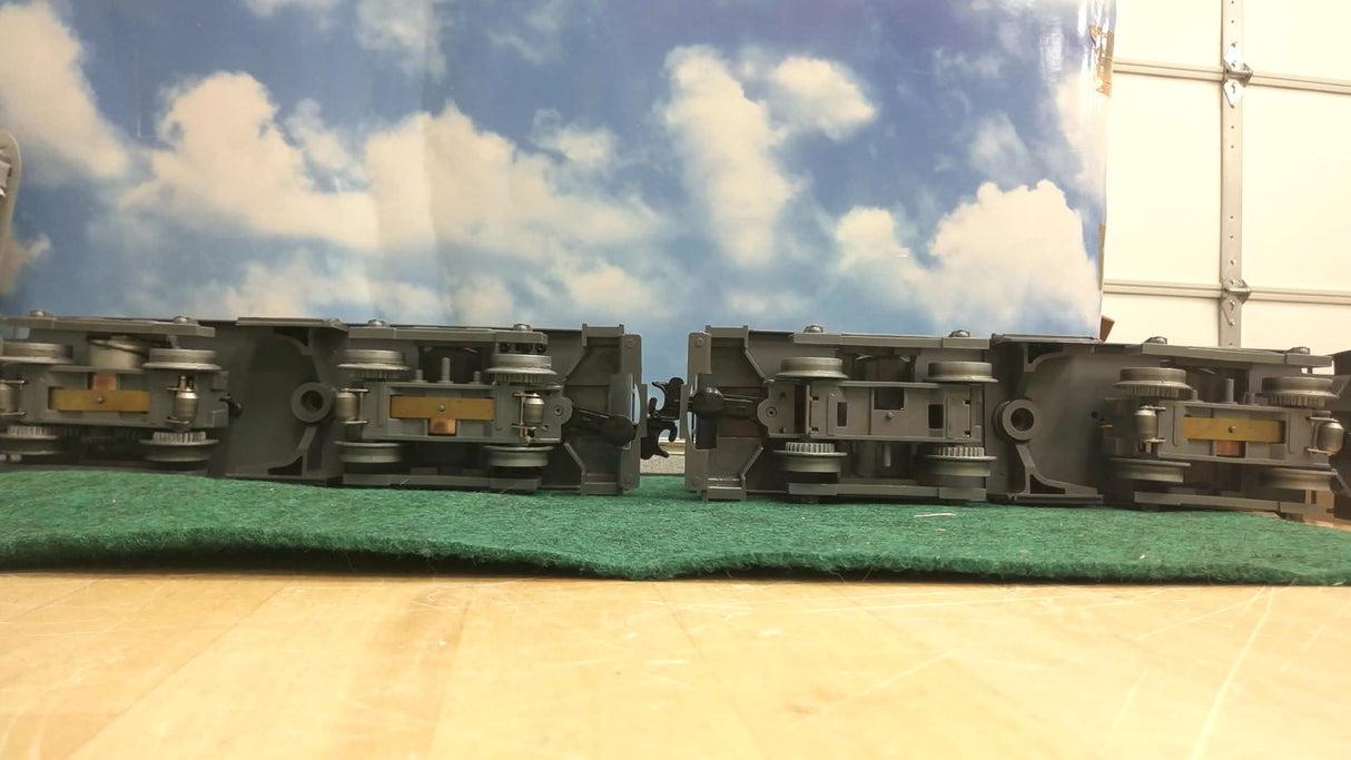 Lionel 6-18939 Union Pacific EMD NW2 Switcher Cow/Calf Set