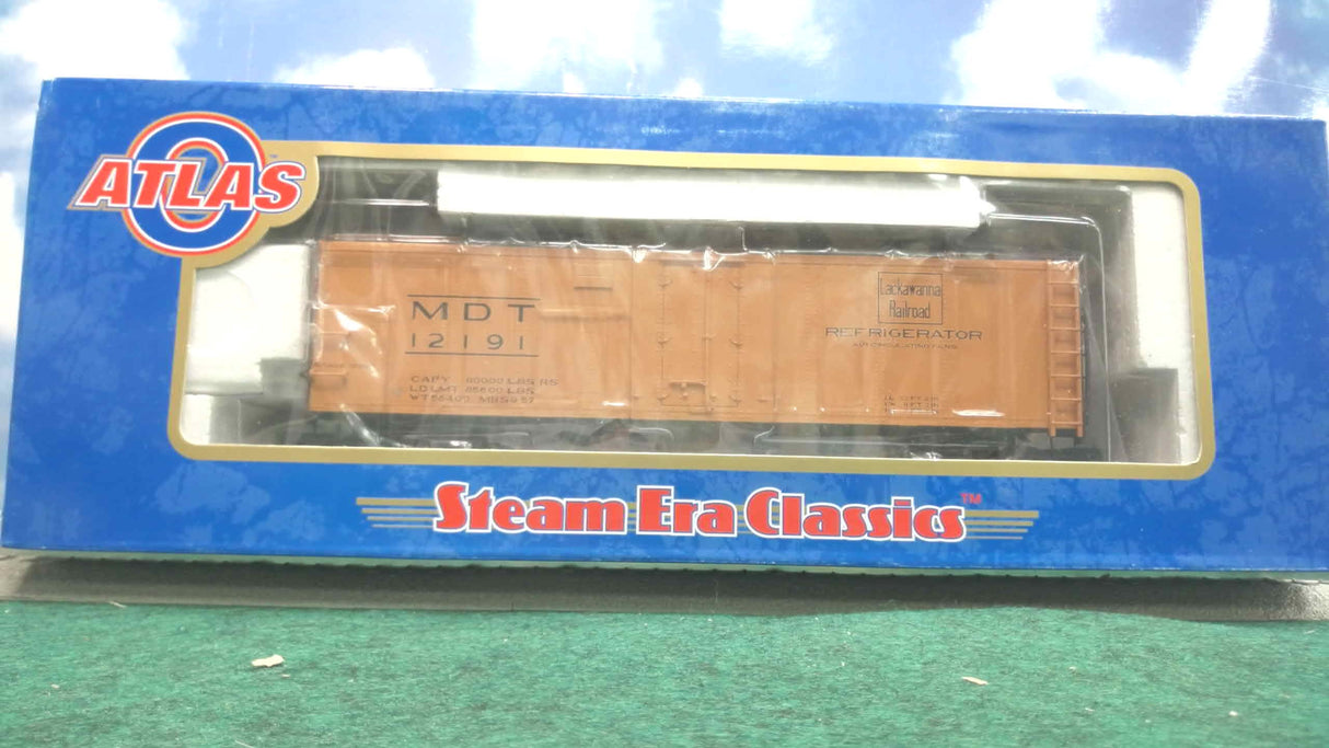 Atlas #8502-4 Lackawanna (MDT) 40' Steel Reefer Car (3-Rail)