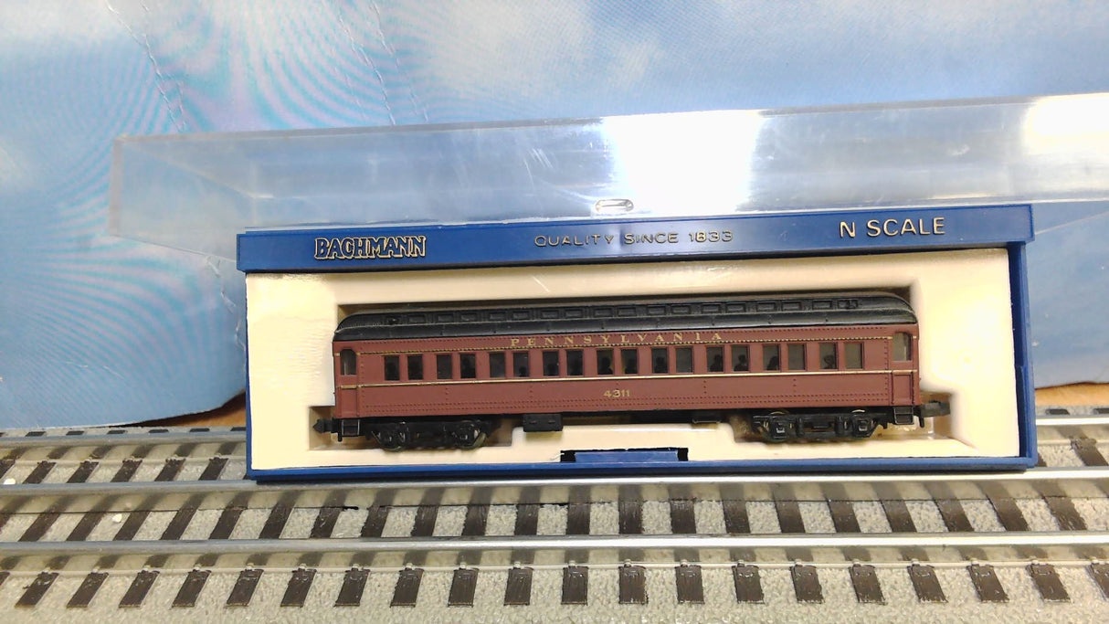 Bachmann N Scale 4311 Passenger Car 65 Standard Coach