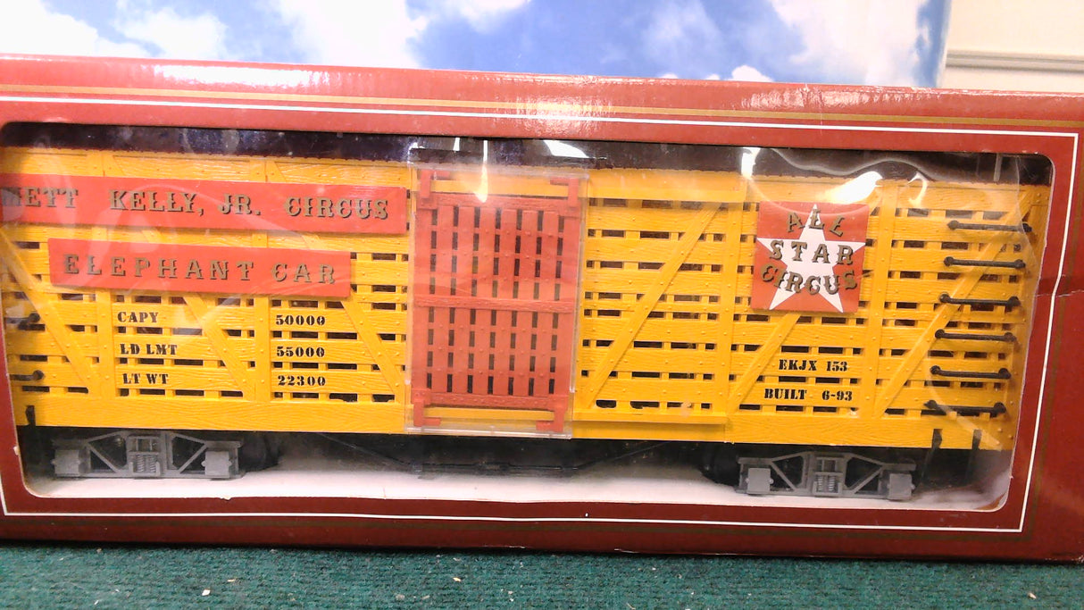 BACHMANN BIG HAULERS #98171 STOCK CAR WITH ELEPHANT
