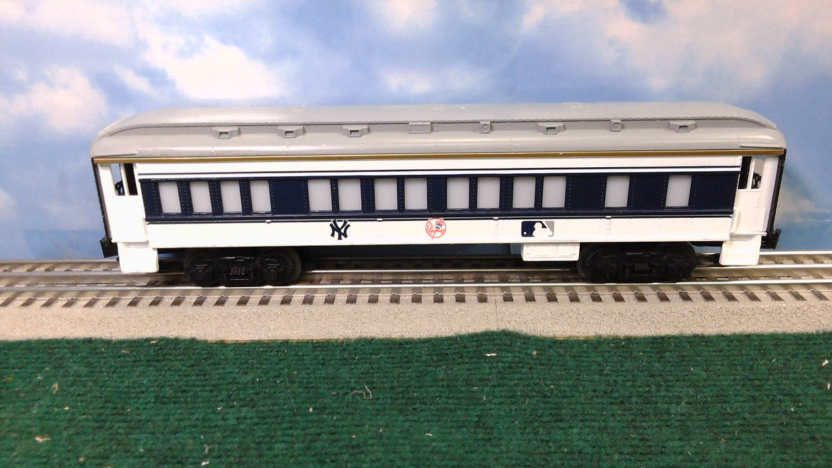 Lionel NY Yankees O Gauge Train Set 4-6-0 Steam W/ Cars Box Tested Works 1:48. Lionel. Multicolor. Starter Sets & Packs. 7-12000
