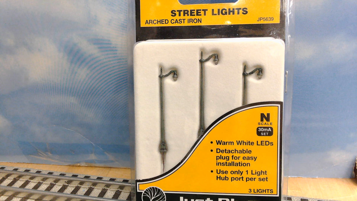 N Scale Woodland Scenics Arched Cast Iron Streetlights JP5639