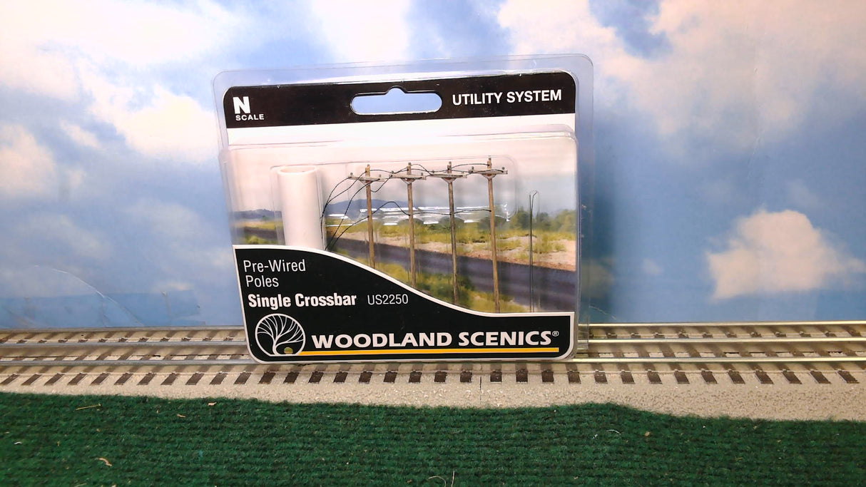 N-SCALE UTILITY SYSTEM PRE-WIRED POLES SINGLE CROSSBAR US2250