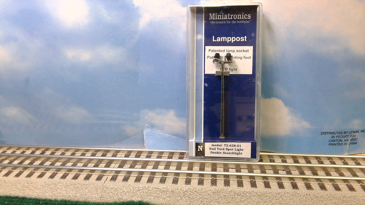 MINIATRONICS N-SCALE RAIL YARD SPOT LIGHT DOUBLE SEARCHLIGHT 72-628-01