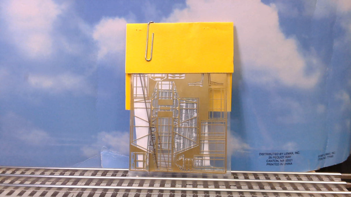 TRAIN CAT MODEL SALES #1500301 ETCHED BRASS TRIPLE AUTO CARRIER ATHEARN MACK R N-SCALE