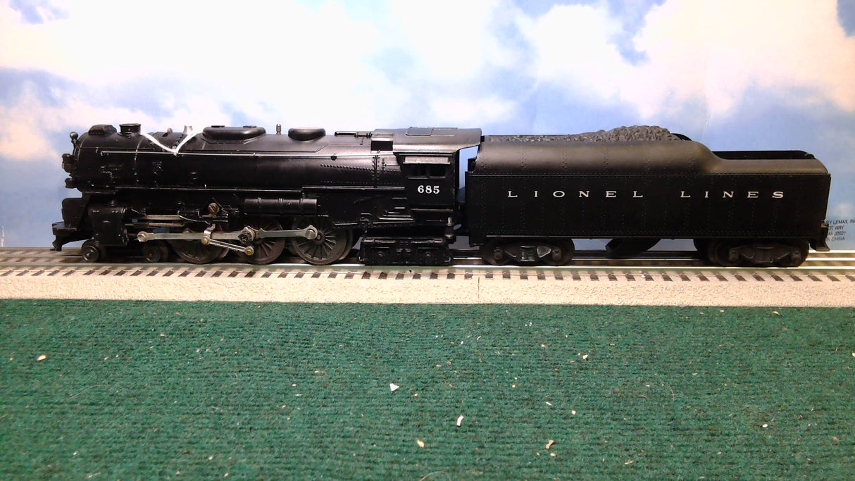 LIONEL #685 W/WHISTLE TENDER