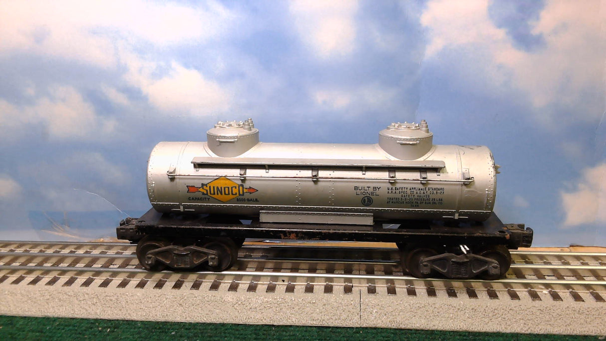 LIONEL POSTWAR SUNOCO 2 DOME TANK CAR