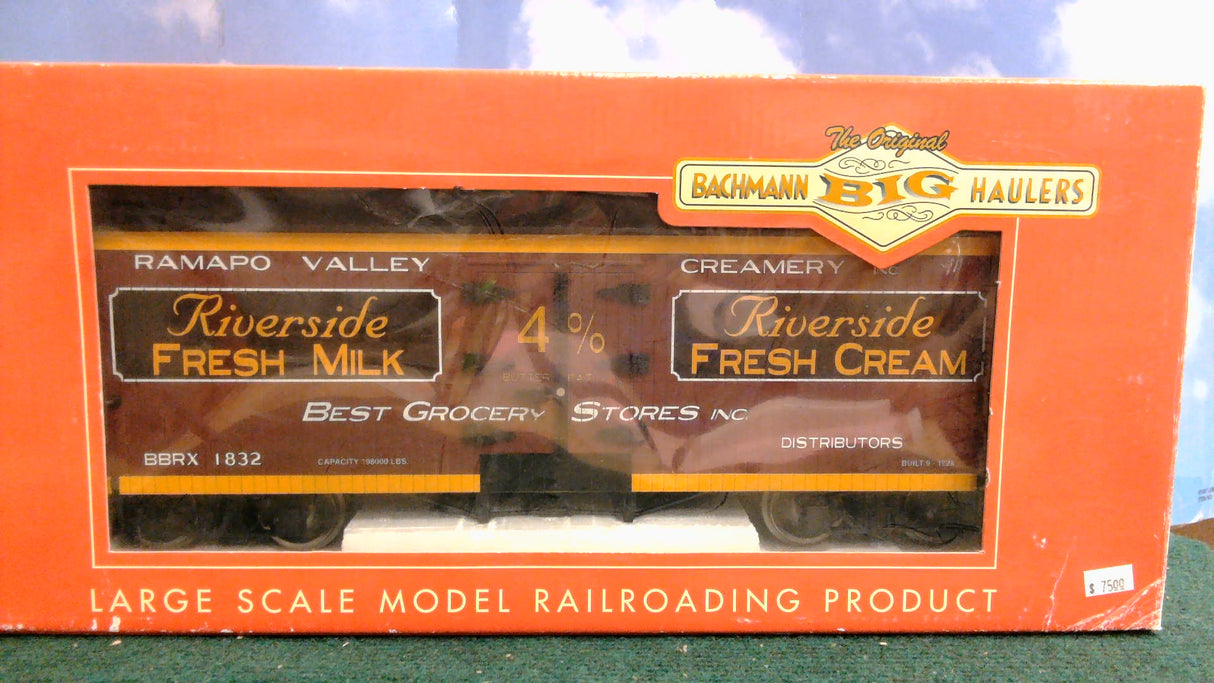 BACHMANN BIG HAULERS #98661 L FREIGHT CARS- BILLBOARD REEFER RIVERSIDE MILK DAIRY
