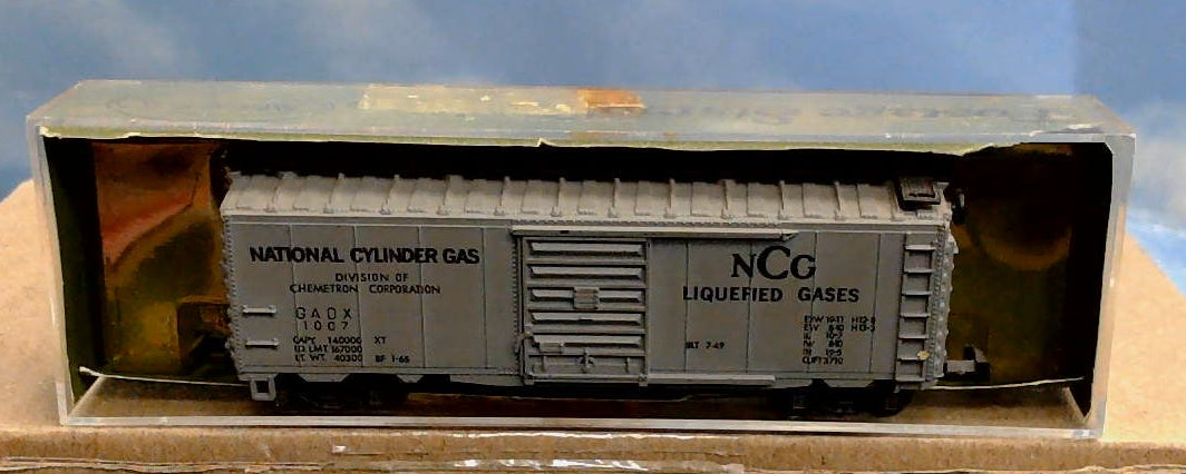 AURORA POSTAGE STAMP TRAINS 4880 BOX CAR NATIONAL CYLINDER GAS