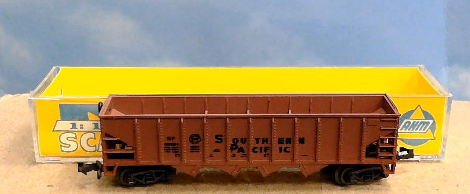 AHM 4365 N Scale Southern Pacific Open Hopper