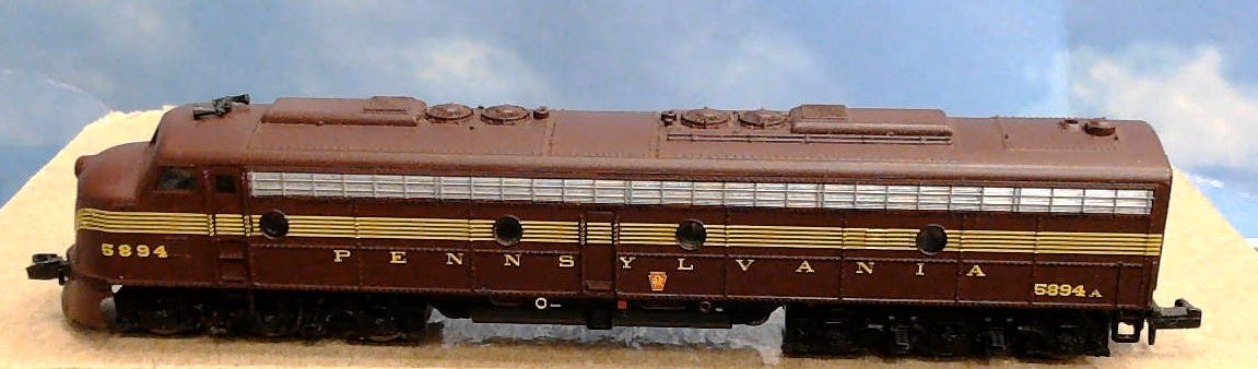 Set of PRR N Scale Engine and 3 Passenger Cars