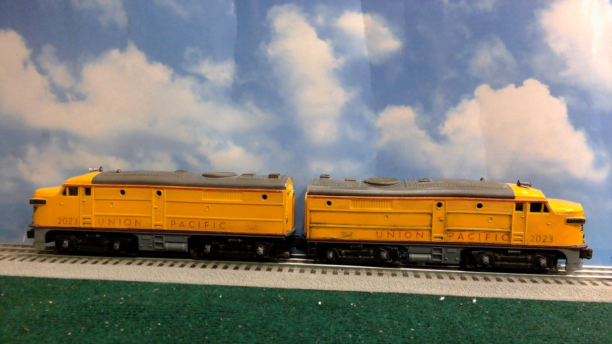 Lionel 2023 Postwar Union Pacific Alco AA Diesel Locomotive Set