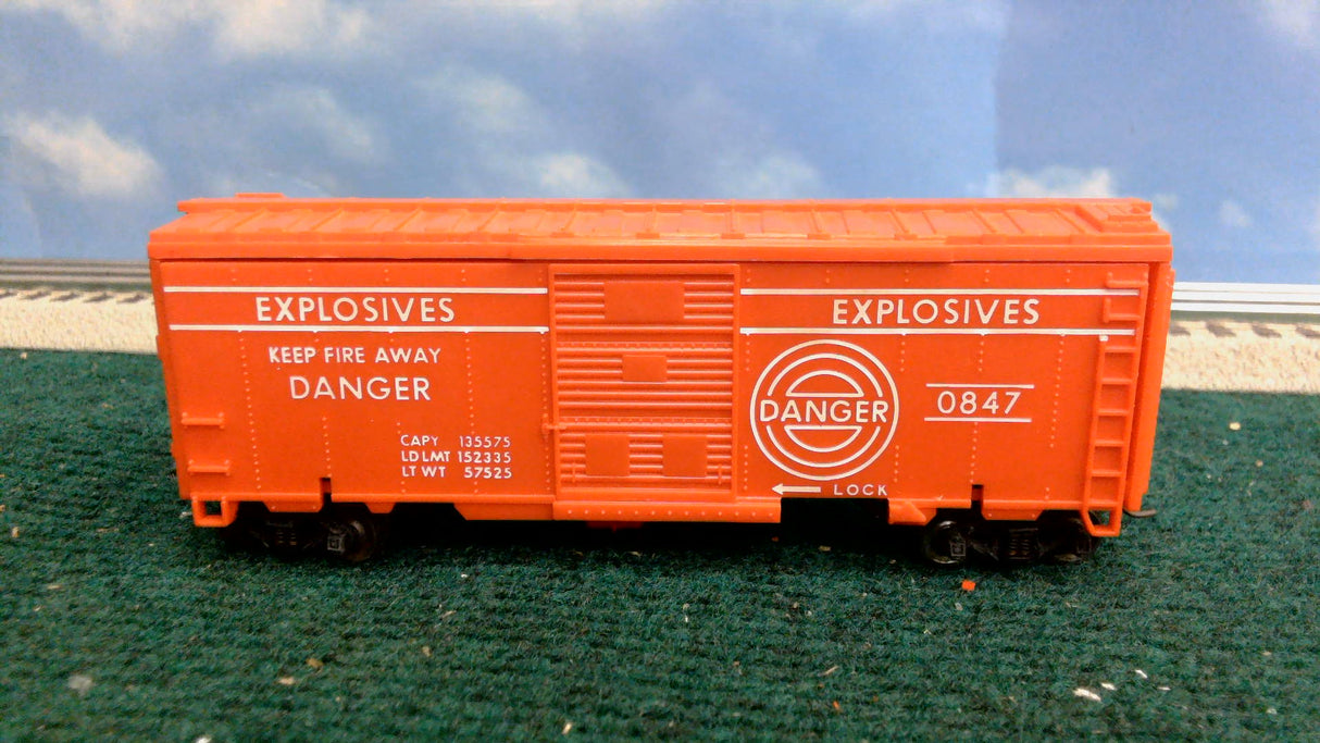 Lionel 0847 HO Exploding Box Car